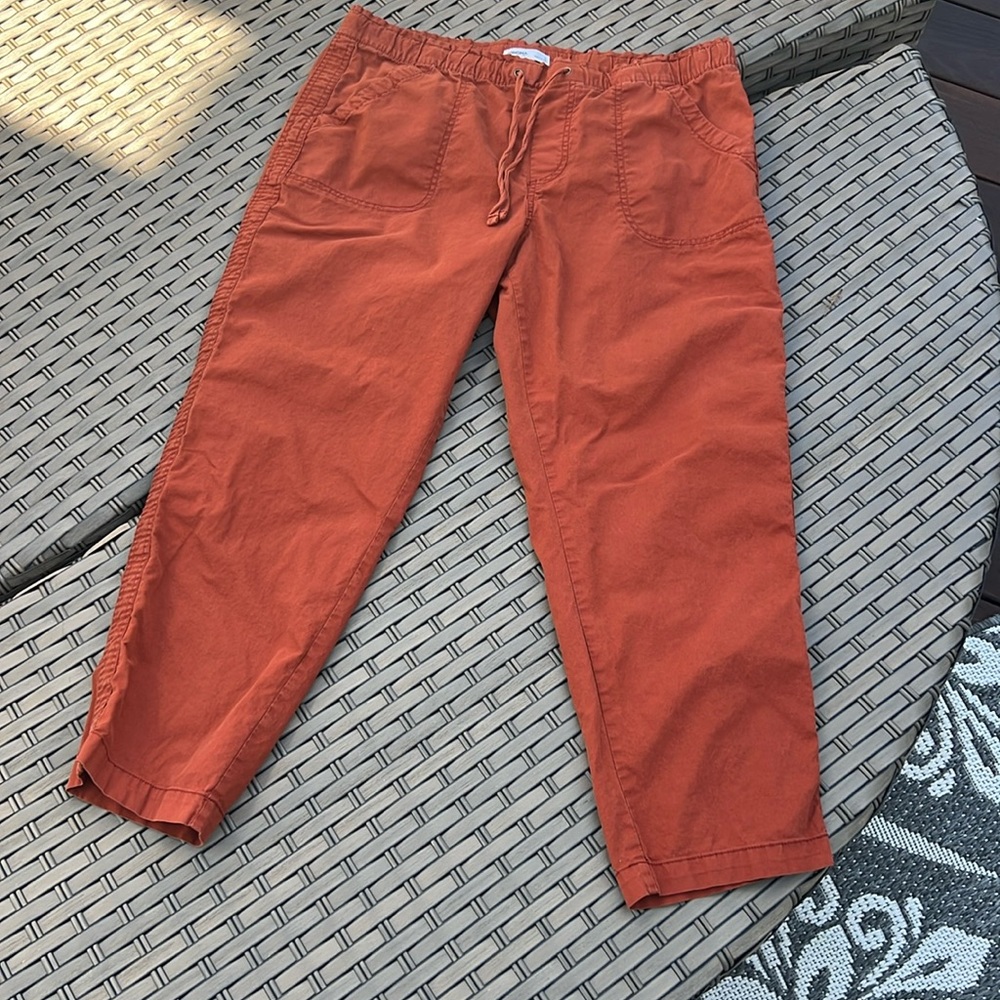 Sonoma Relaxed Fit Burnt Orange Capri. Size Large.